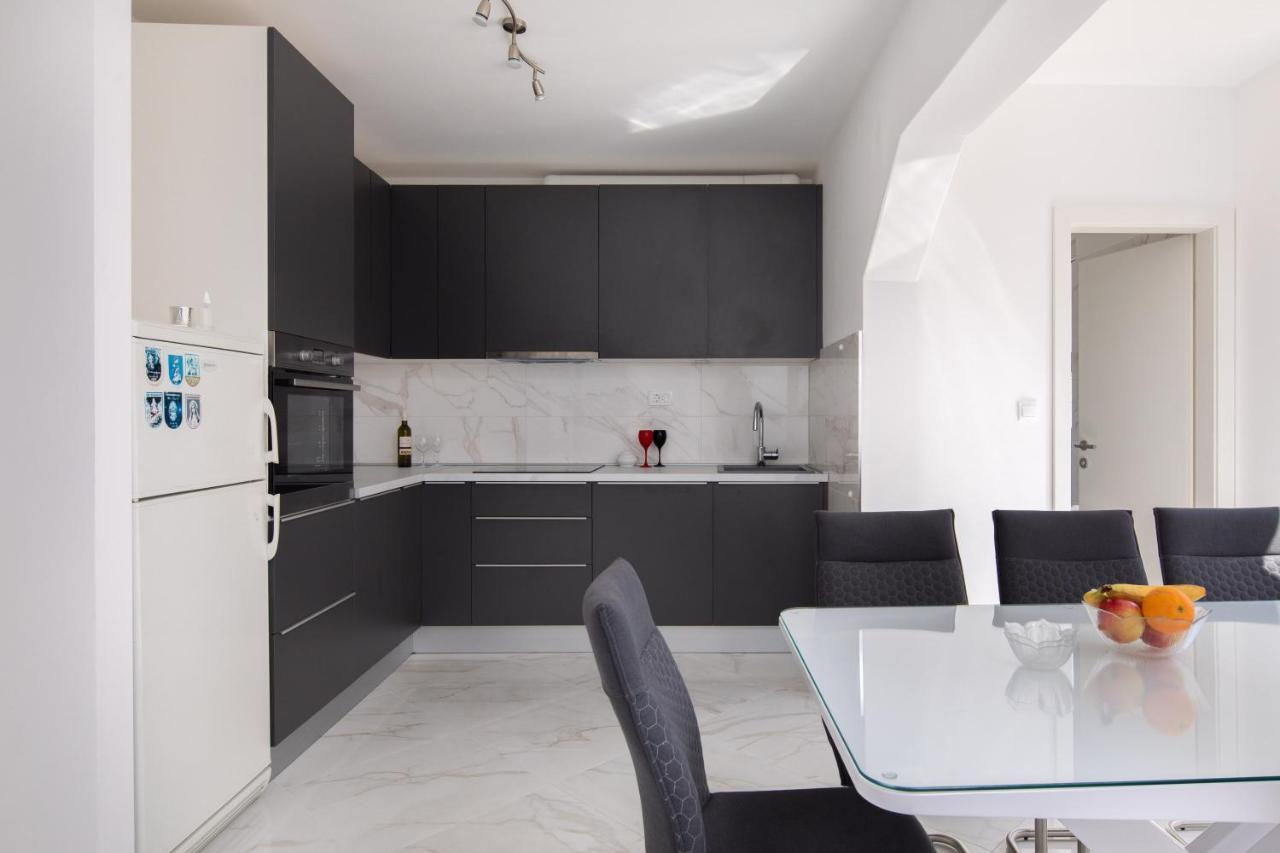 City Apartment Domagoj Omiš Esterno foto