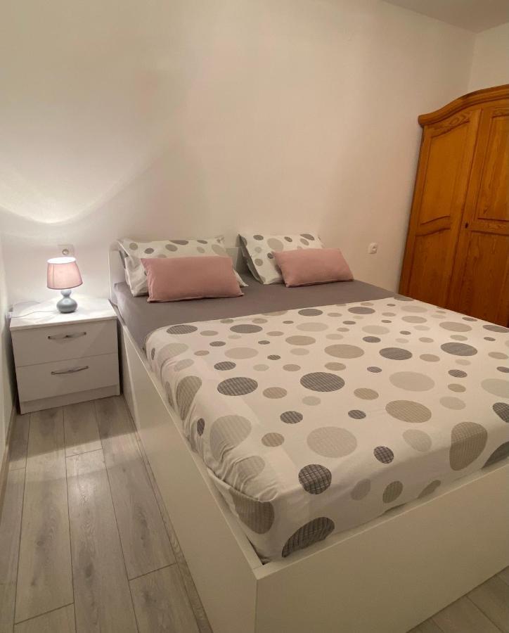 City Apartment Domagoj Omiš Esterno foto